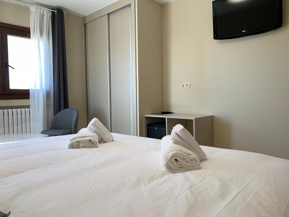 Hotel El Cobertizo Plasencia del Monte Eksteriør bilde