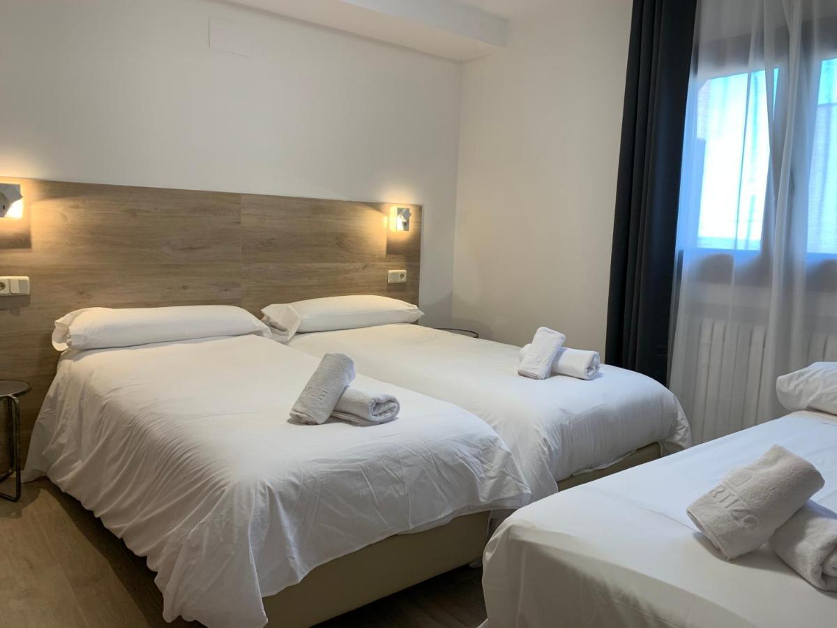 Hotel El Cobertizo Plasencia del Monte Eksteriør bilde