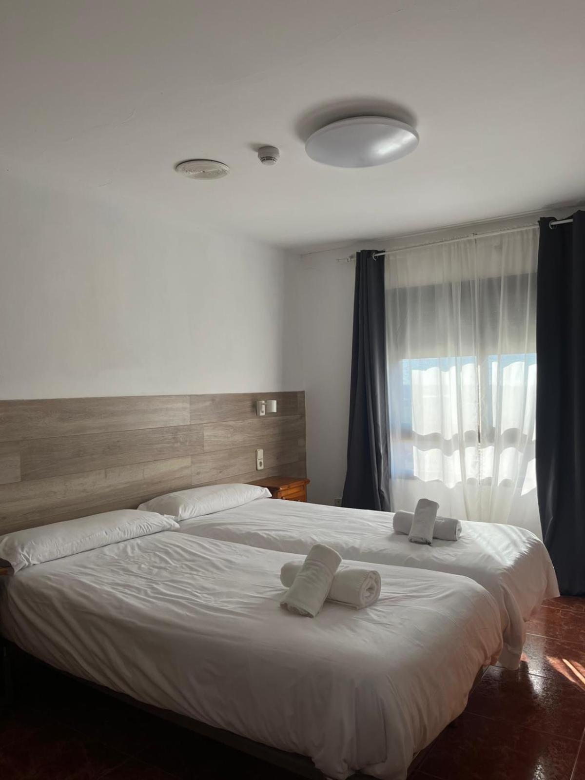 Hotel El Cobertizo Plasencia del Monte Eksteriør bilde
